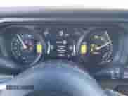 2024 Jeep Wrangler Sahara с VIN 1C4RJXP63RW291806, выставлен на аукционе IAAI как лот 43550837 с пробегом 35 336 миль миль и . История ставок и продаж доступна на DreamBid. Изображение 7.