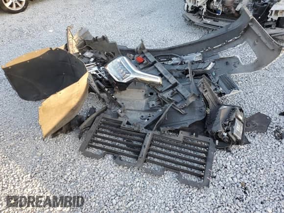 2018 Cadillac Escalade Platinum with VIN 1GYS4DKJ8JR243041, listed as a Copart auction lot 44907505 with 46,763 mi miles and Salvage title. Bid and sale history available at DreamBid. Image 13.