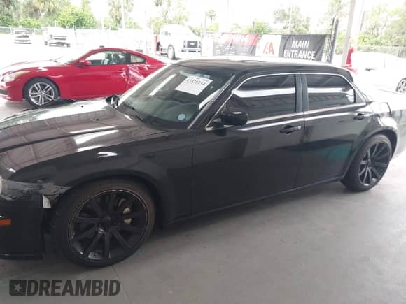 2006 Chrysler 300 C SRT-8 с VIN 2C3LA73W96H534951, выставлен на аукционе IAAI как лот 43338254 с пробегом 93 972 миль миль и . История ставок и продаж доступна на DreamBid. Изображение 14.