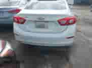 2017 Chevrolet Cruze LS с VIN 1G1BC5SM7H7206120, выставлен на аукционе IAAI как лот 43001322 с пробегом Не указан миль и . История ставок и продаж доступна на DreamBid. Изображение 16.