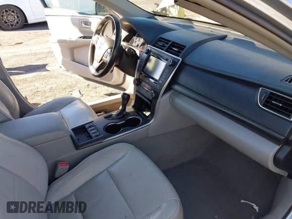 2016 Toyota Camry XLE z VIN 4T1BD1FK0GU199867, wystawiony jako IAAI lot #43473931 z przebiegiem 148 028 mil mil oraz . Historia ofert i sprzedaży dostępna na DreamBid. Obrazek 5.