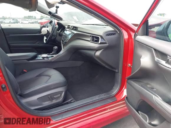 2020 Toyota Camry XSE z VIN 4T1K61AK3LU317132, wystawiony jako IAAI lot #43239395 z przebiegiem 59 174 mil mil oraz . Historia ofert i sprzedaży dostępna na DreamBid. Obrazek 5.