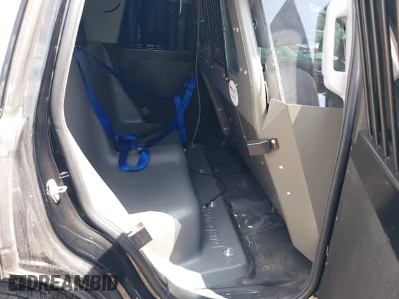 2020 Chevrolet Tahoe Commercial z VIN 1GNLCDEC2LR151136, wystawiony jako IAAI lot #42361493 z przebiegiem 43 602 mil mil oraz . Historia ofert i sprzedaży dostępna na DreamBid. Obrazek 8.