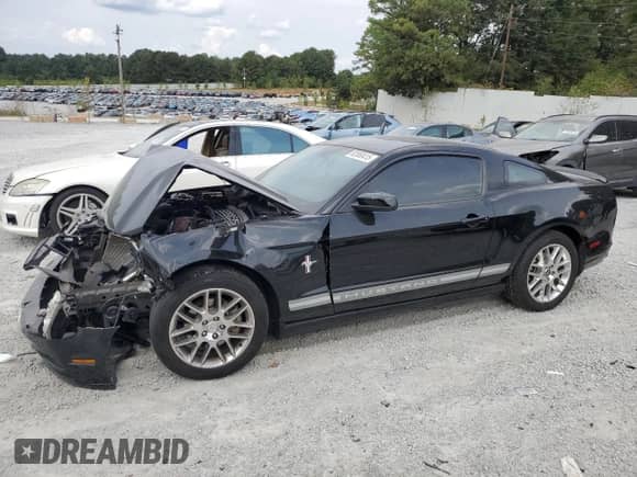 2014 Ford Mustang V6 with VIN 1ZVBP8AM4E5251065, listed as a Copart auction lot 82060415 with 105,637 mi miles and Salvage title. Bid and sale history available at DreamBid. Image 1.