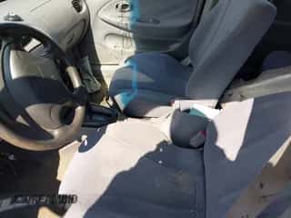 2000 Hyundai Elantra с VIN KMHJW35F1YU175682, выставлен на аукционе IAAI как лот 41882756 с пробегом 96 191 миль миль и . История ставок и продаж доступна на DreamBid. Изображение 5.