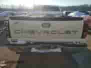 2006 Chevrolet Silverado 1500 Work Truck с VIN 3GCEK14V56G195822, выставлен на аукционе Copart как лот 41662095 с пробегом 236 950 миль миль и Списание • Salvage title. История ставок и продаж доступна на DreamBid. Изображение 6.