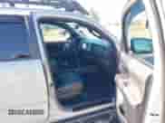 2019 Toyota Tacoma SR z VIN 5TFCZ5AN8KX193437, wystawiony jako IAAI lot #43278180 z przebiegiem 70 048 mil mil oraz . Historia ofert i sprzedaży dostępna na DreamBid. Obrazek 5.