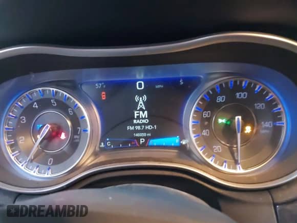 2017 Chrysler 300 C с VIN 2C3CCAKG2HH597183, выставлен на аукционе IAAI как лот 41825982 с пробегом 146 959 миль миль и . История ставок и продаж доступна на DreamBid. Изображение 7.