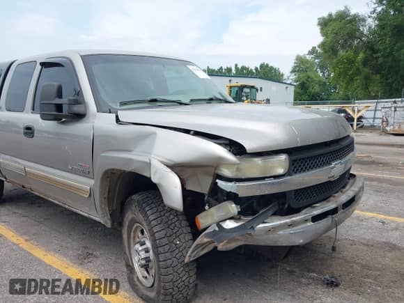 2002 Chevrolet Silverado 2500HD LT с VIN 1GCHK29172E158362, выставлен на аукционе IAAI как лот 42862931 с пробегом 261 133 миль миль и . История ставок и продаж доступна на DreamBid. Изображение 6.