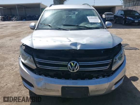 2017 Volkswagen Tiguan S с VIN WVGBV7AX1HK007484, выставлен на аукционе IAAI как лот 42864381 с пробегом 113 001 миль миль и . История ставок и продаж доступна на DreamBid. Изображение 12.