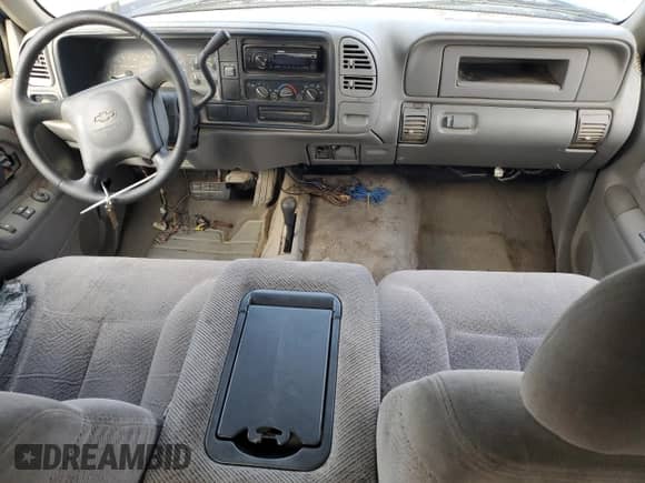 1997 Chevrolet Silverado 2500 z VIN 1GCGK29R0VE248443, wystawiony jako Copart lot #85760024 z przebiegiem 295 798 mil mil oraz Czysty tytuł • Clean title. Historia ofert i sprzedaży dostępna na DreamBid. Obrazek 8.