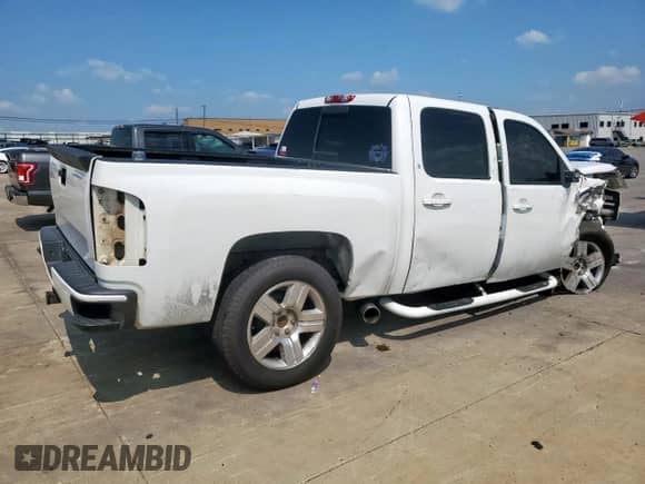 2007 Chevrolet Silverado 1500 2LT with VIN 3GCEC13J77G520256, listed as a Copart auction lot 67581115 with Not provided miles and Salvage title. Bid and sale history available at DreamBid. Image 3.