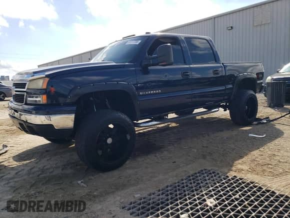2007 Chevrolet Silverado 1500 LS with VIN 2GCEK13T871150318, listed as a Copart auction lot 87277755 with 193,688 mi miles and Clean title. Bid and sale history available at DreamBid. Image 1.