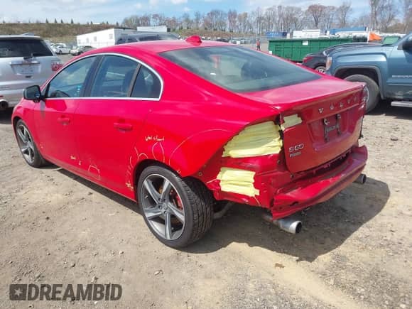 2012 Volvo S60 T6 с VIN YV1902FH9C2127803, выставлен на аукционе IAAI как лот 42084082 с пробегом 224 781 миль миль и . История ставок и продаж доступна на DreamBid. Изображение 3.