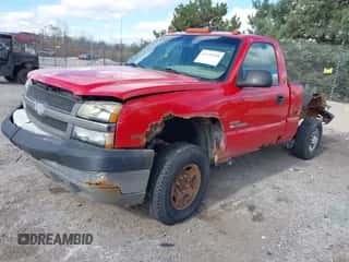 2003 Chevrolet Silverado 2500HD LS z VIN 1GCHK24133E351004, wystawiony jako IAAI lot #43539108 z przebiegiem 140 891 mil mil oraz . Historia ofert i sprzedaży dostępna na DreamBid. Obrazek 2.