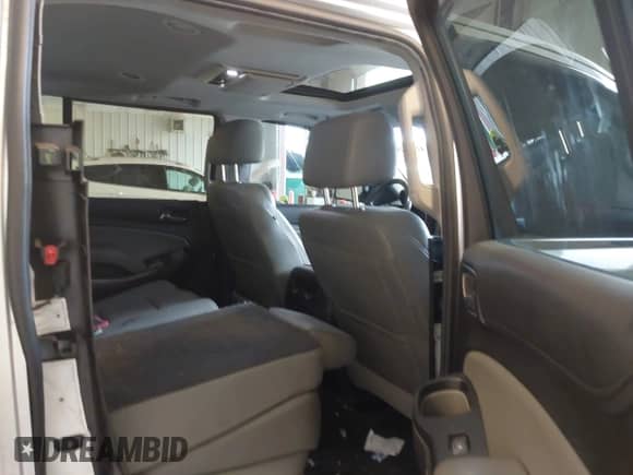 2019 Chevrolet Suburban LT с VIN 1GNSKHKC5KR312085, выставлен на аукционе IAAI как лот 42761265 с пробегом 152 452 миль миль и . История ставок и продаж доступна на DreamBid. Изображение 8.