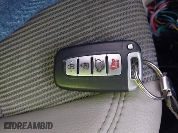 2013 Hyundai Veloster w/Black Int z VIN KMHTC6AD3DU171621, wystawiony jako IAAI lot #42902812 z przebiegiem 135 498 mil mil oraz . Historia ofert i sprzedaży dostępna na DreamBid. Obrazek 11.