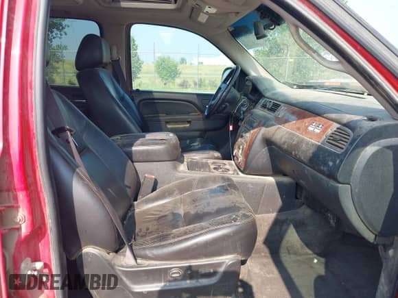 2011 Chevrolet Suburban LT с VIN 1GNSKJE36BR164192, выставлен на аукционе IAAI как лот 42812182 с пробегом 211 072 миль миль и . История ставок и продаж доступна на DreamBid. Изображение 5.