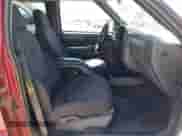 2003 Chevrolet S-10 LS с VIN 1GCDT13X43K146353, выставлен на аукционе IAAI как лот 42796805 с пробегом 146 762 миль миль и . История ставок и продаж доступна на DreamBid. Изображение 5.