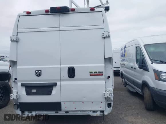 2022 Ram ProMaster Cargo с VIN 3C6MRVJGXNE138215, выставлен на аукционе IAAI как лот 42031115 с пробегом 51 950 миль миль и . История ставок и продаж доступна на DreamBid. Изображение 16.