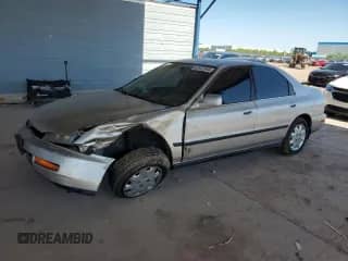 1997 Honda Accord LX с VIN 1HGCD5537VA155097, выставлен на аукционе Copart как лот 62847545 с пробегом 232 789 миль миль и Списание • Salvage title. История ставок и продаж доступна на DreamBid. Изображение 1.