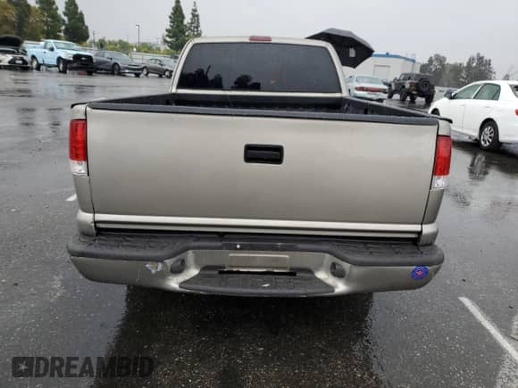 2000 Chevrolet S-10 LS with VIN 1GCCS19W5Y8229551, listed as a Copart auction lot 82489125 with 280,717 mi miles and Salvage title. Bid and sale history available at DreamBid. Image 6.