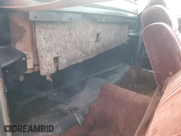 1982 Chevrolet El Camino с VIN 1GCCW80HXCR198571, выставлен на аукционе Copart как лот 77004474 с пробегом 70 899 миль миль и Списание • Salvage title. История ставок и продаж доступна на DreamBid. Изображение 10.