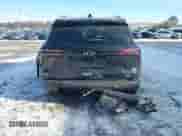 2024 Chevrolet Traverse AWD Z71 z VIN 1GNEVJKS0RJ155142, wystawiony jako IAAI lot #41346737 z przebiegiem 15 669 mil mil oraz . Historia ofert i sprzedaży dostępna na DreamBid. Obrazek 16.