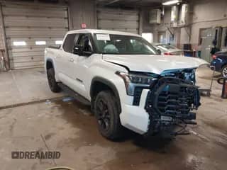 2024 Toyota Tundra Limited z VIN 5TFWA5DB2RX223158, wystawiony jako IAAI lot #41030706 z przebiegiem 5 070 mil mil oraz . Historia ofert i sprzedaży dostępna na DreamBid. Obrazek 1.