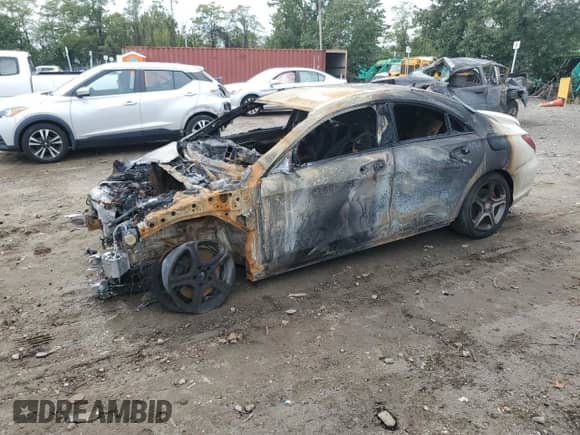 2014 Mercedes-Benz CLA 250 с VIN WDDSJ4GB1EN117963, выставлен на аукционе Copart как лот 81442155 с пробегом Не указан миль и На запчасти • Non repairable. История ставок и продаж доступна на DreamBid. Изображение 1.