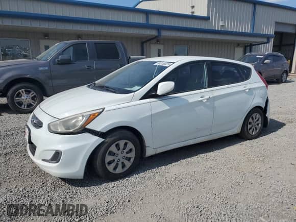 2015 Hyundai Accent GS z VIN KMHCT5AE6FU216864, wystawiony jako Copart lot #64316525 z przebiegiem Nie podano mil oraz Szkoda całkowita • Salvage title. Historia ofert i sprzedaży dostępna na DreamBid. Obrazek 1.