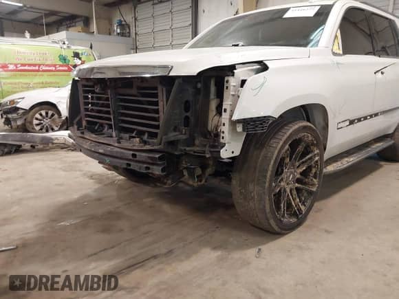 2018 Cadillac Escalade Premium Luxury z VIN 1GYS3CKJ4JR140888, wystawiony jako IAAI lot #41416277 z przebiegiem 132 944 mil mil oraz . Historia ofert i sprzedaży dostępna na DreamBid. Obrazek 6.