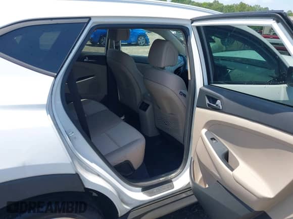 2017 Hyundai Tucson Sport с VIN KM8J3CA25HU293407, выставлен на аукционе IAAI как лот 42564080 с пробегом 82 440 миль миль и . История ставок и продаж доступна на DreamBid. Изображение 8.