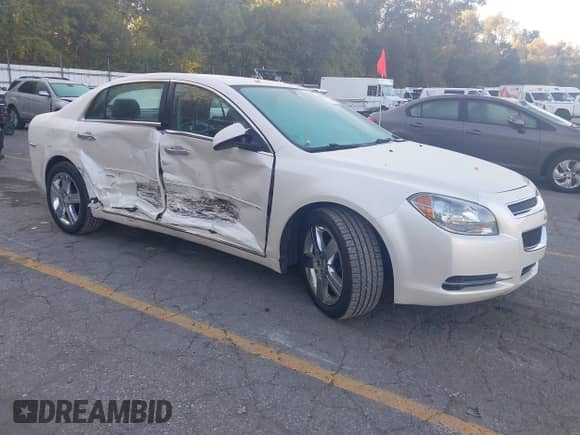 2012 Chevrolet Malibu 3LT с VIN 1G1ZF5E7XCF208325, выставлен на аукционе IAAI как лот 43339828 с пробегом 95 462 миль миль и . История ставок и продаж доступна на DreamBid. Изображение 1.