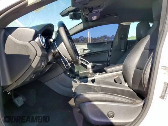 2018 Mercedes-Benz CLA 250 с VIN WDDSJ4EB0JN616329, выставлен на аукционе Copart как лот 71370525 с пробегом 99 270 миль миль и Списание • Salvage title. История ставок и продаж доступна на DreamBid. Изображение 7.