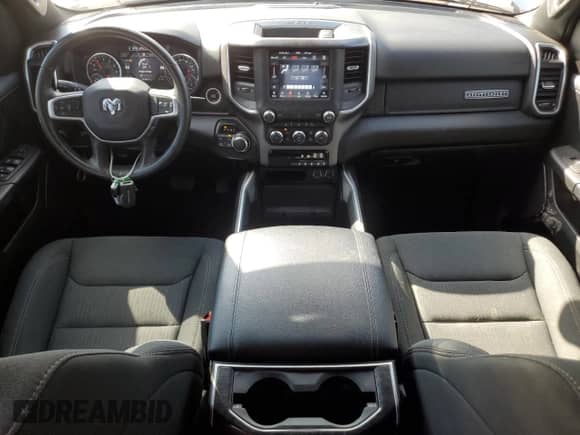 2021 Ram 1500 Big Horn z VIN 1C6SRFBT1MN722800, wystawiony jako Copart lot #81440925 z przebiegiem 22 863 mil mil oraz Szkoda całkowita • Salvage title. Historia ofert i sprzedaży dostępna na DreamBid. Obrazek 8.