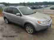 2013 Subaru Forester X Premium z VIN JF2SHADC9DH442327, wystawiony jako IAAI lot #43135021 z przebiegiem 176 618 mil mil oraz . Historia ofert i sprzedaży dostępna na DreamBid. Obrazek 1.