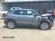 2022 Chevrolet TrailBlazer LS z VIN KL79MMS24NB103562, wystawiony jako IAAI lot #42623549 z przebiegiem 53 698 mil mil oraz . Historia ofert i sprzedaży dostępna na DreamBid. Obrazek 14.