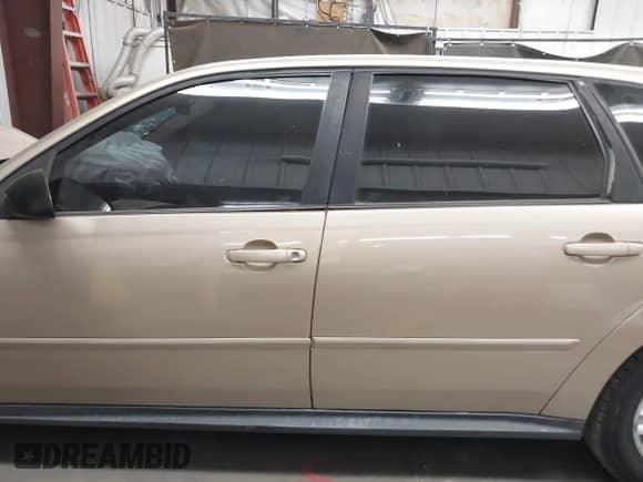 2004 Chevrolet Malibu Maxx LS z VIN 1G1ZT648X4F225779, wystawiony jako IAAI lot #42326744 z przebiegiem 147 803 mil mil oraz . Historia ofert i sprzedaży dostępna na DreamBid. Obrazek 14.