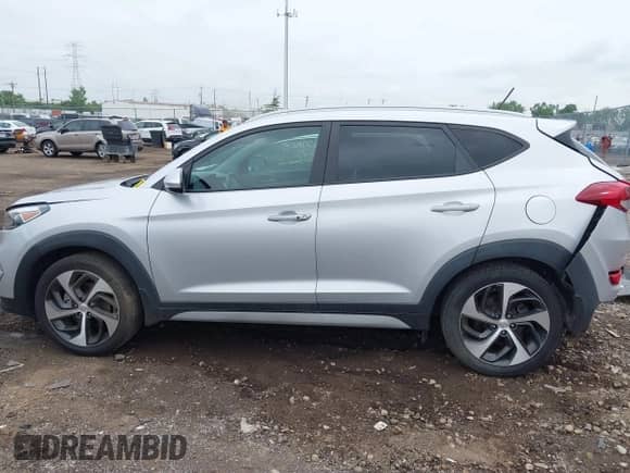 2017 Hyundai Tucson Sport z VIN KM8J3CA20HU539067, wystawiony jako IAAI lot #42476303 z przebiegiem 81 334 mil mil oraz . Historia ofert i sprzedaży dostępna na DreamBid. Obrazek 14.