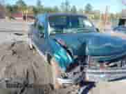 1996 GMC Sierra 1500 z VIN 2GTEC19R9T1541142, wystawiony jako IAAI lot #41375900 z przebiegiem 292 893 mil mil oraz . Historia ofert i sprzedaży dostępna na DreamBid. Obrazek 1.