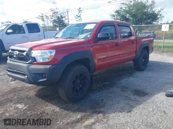 2014 Toyota Tacoma PreRunner z VIN 5TFJX4GN1EX031748, wystawiony jako IAAI lot #43398518 z przebiegiem 146 746 mil mil oraz . Historia ofert i sprzedaży dostępna na DreamBid. Obrazek 17.
