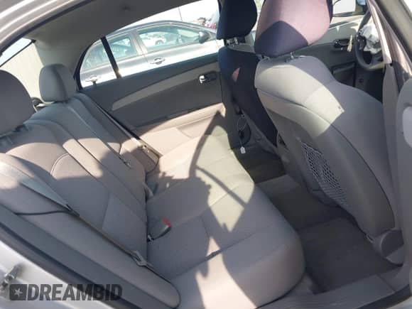 2010 Chevrolet Malibu z VIN 1G1ZF5EZ7AF112585, wystawiony jako IAAI lot #42164737 z przebiegiem 95 443 mil mil oraz . Historia ofert i sprzedaży dostępna na DreamBid. Obrazek 8.