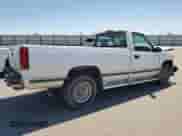 1997 Chevrolet Silverado 2500 z VIN 1GCGC24R6VZ242630, wystawiony jako Copart lot #66902425 z przebiegiem 128 508 mil mil oraz Szkoda całkowita • Salvage title. Historia ofert i sprzedaży dostępna na DreamBid. Obrazek 3.