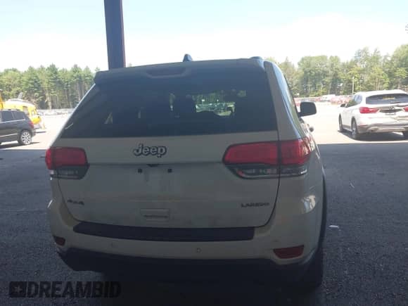 2017 Jeep Grand Cherokee Laredo z VIN 1C4RJFAG3HC841792, wystawiony jako IAAI lot #42860251 z przebiegiem 103 984 mil mil oraz . Historia ofert i sprzedaży dostępna na DreamBid. Obrazek 16.