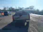 2007 Chevrolet Silverado 2500HD 1LT z VIN 1GCHK23697F510220, wystawiony jako IAAI lot #41341614 z przebiegiem 390 352 mil mil oraz . Historia ofert i sprzedaży dostępna na DreamBid. Obrazek 17.