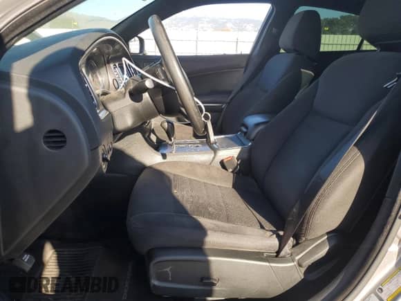 2013 Dodge Charger SE z VIN 2C3CDXBG4DH688157, wystawiony jako Copart lot #43281185 z przebiegiem 111 887 mil mil oraz Czysty tytuł • Clean title. Historia ofert i sprzedaży dostępna na DreamBid. Obrazek 7.