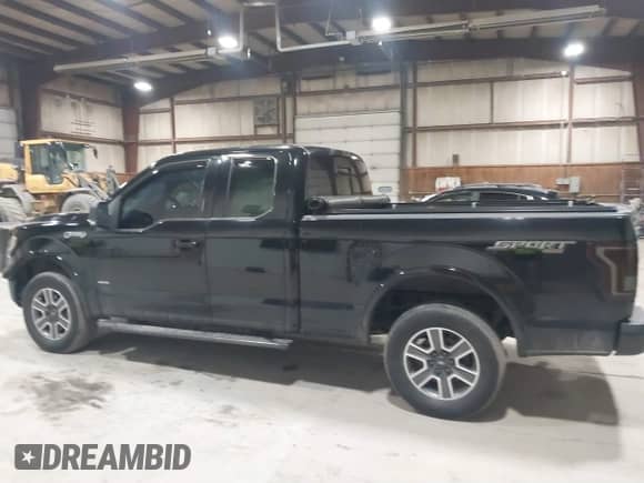 2017 Ford F-150 XL z VIN 1FTEX1EP0HFB72292, wystawiony jako IAAI lot #41649699 z przebiegiem 102 132 mil mil oraz . Historia ofert i sprzedaży dostępna na DreamBid. Obrazek 15.