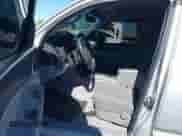 2005 Toyota Tacoma PreRunner z VIN 5TETU62N95Z060623, wystawiony jako IAAI lot #43472483 z przebiegiem 219 265 mil mil oraz . Historia ofert i sprzedaży dostępna na DreamBid. Obrazek 5.