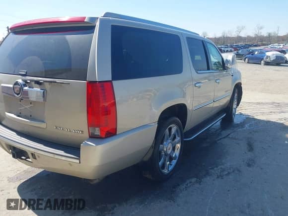 2013 Cadillac Escalade ESV Luxury с VIN 1GYS4HEF9DR227157, выставлен на аукционе IAAI как лот 41972793 с пробегом 114 314 миль миль и . История ставок и продаж доступна на DreamBid. Изображение 4.
